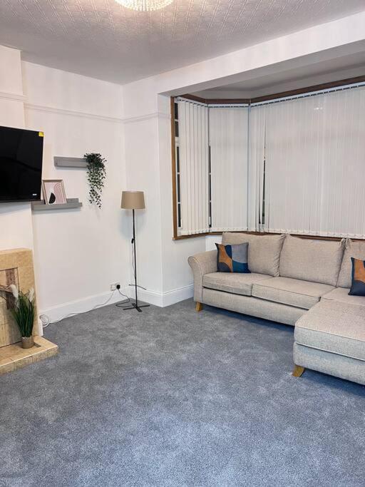 Spacious 3 Bed Flat - Beach Nearby - No Pets Southend-on-Sea Luaran gambar